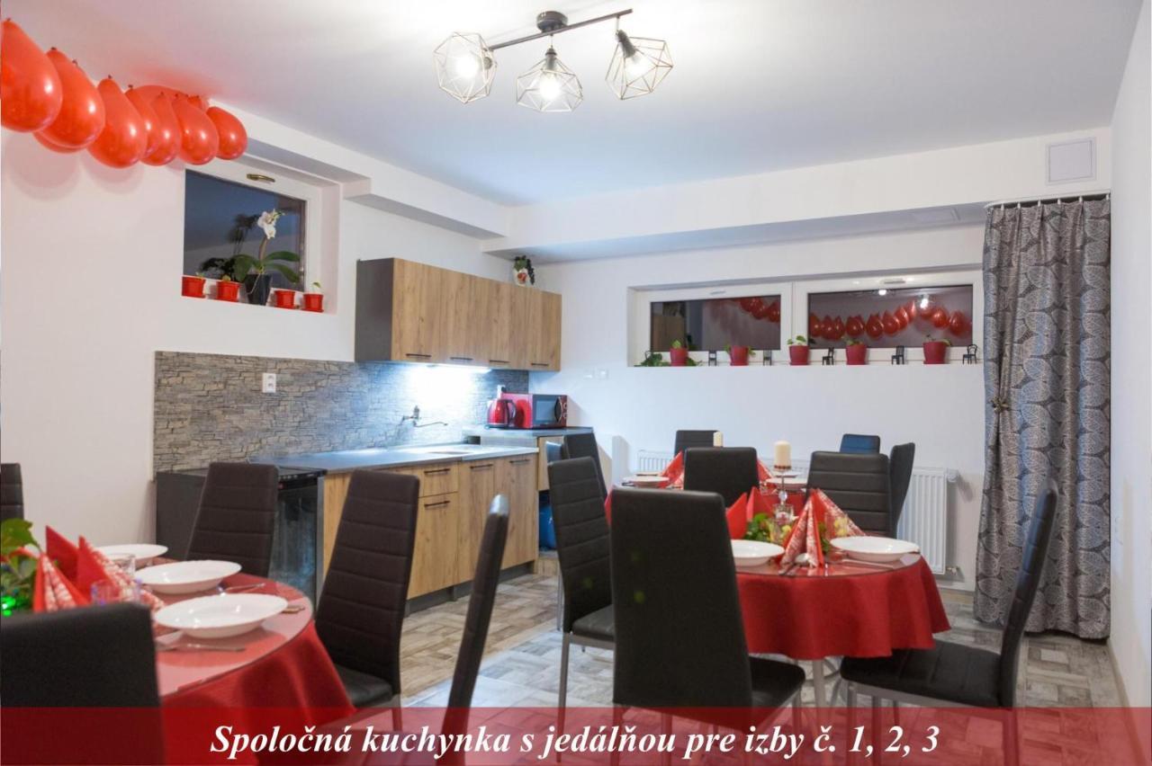 Ubytovanie Adina Poltár Exterior foto