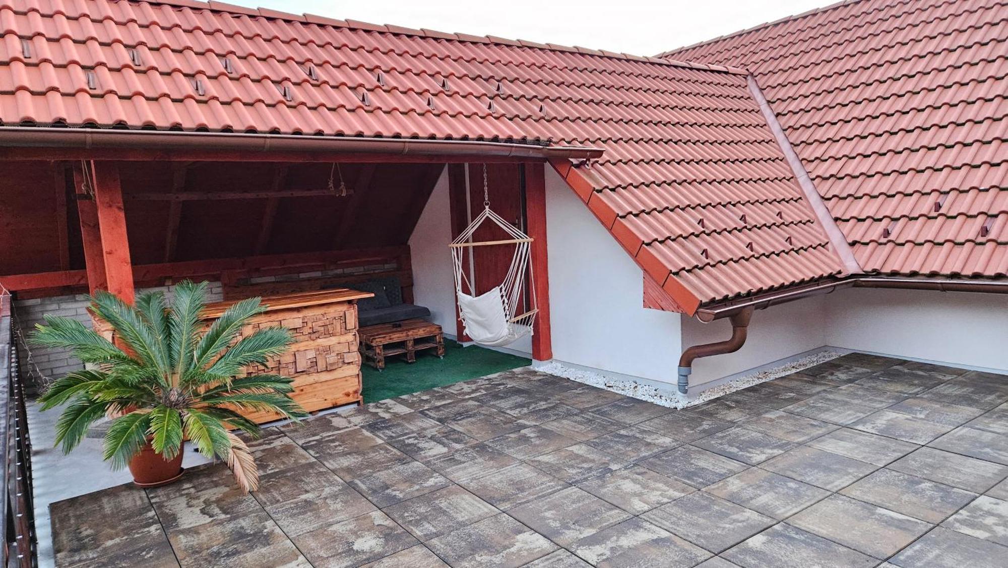 Ubytovanie Adina Poltár Exterior foto